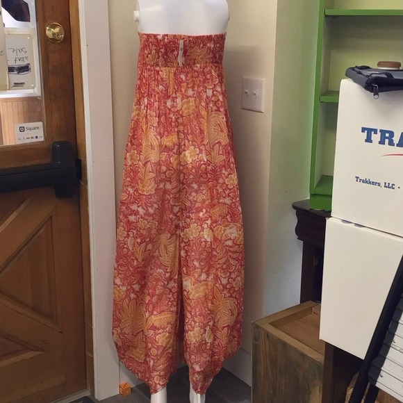 Women’s NWT orange and red motif ANTHROPOLOGIE strapless jumpsuit / size XL - Picture 5 of 7
